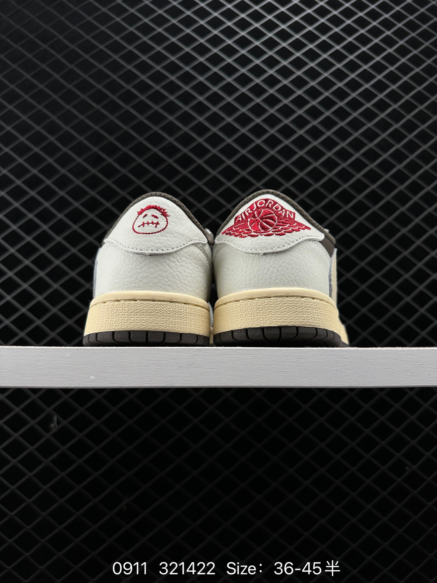 NIKE  Air Jordan 1 Low